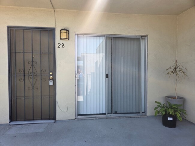 995 N Mollison Ave, Unit 28