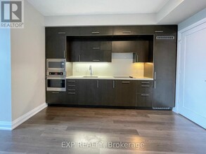 5-2615 Sheppard Ave E in Toronto, ON - Building Photo - Building Photo