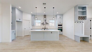 4867 N Oakland Ln, Unit AL11411 in Bryan, TX - Building Photo - Building Photo