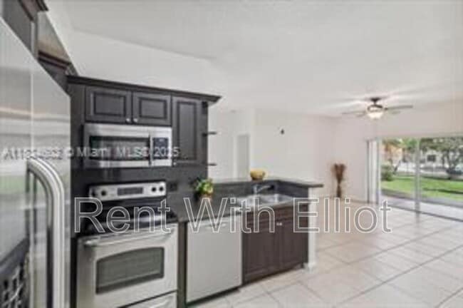 6952-695239 SW 39th St