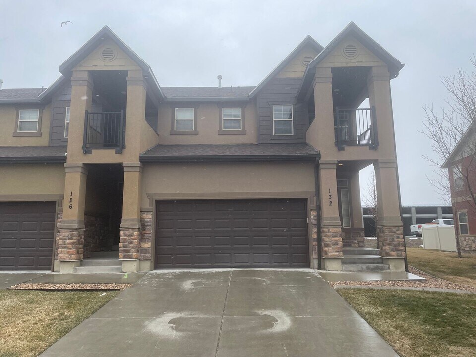 132 Carbonell Way in Saratoga Springs, UT - Building Photo
