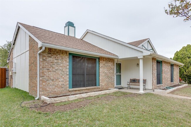 114 Camilla Ln in Garland, TX - Building Photo - Building Photo