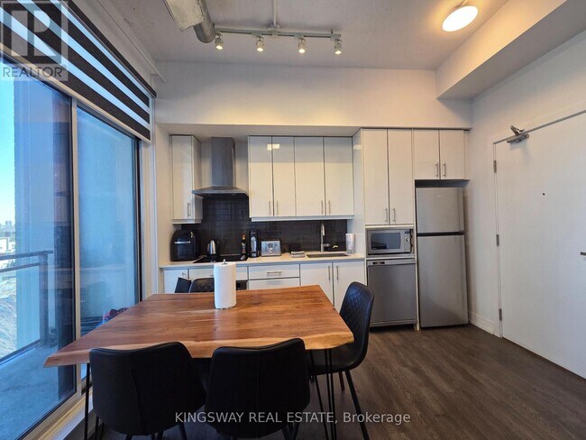 75 The Donway W in Toronto, ON - Building Photo - Building Photo