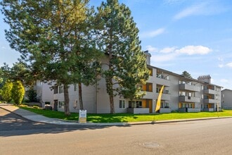 Velo Apartments Spokane in Spokane, WA - Foto de edificio - Building Photo