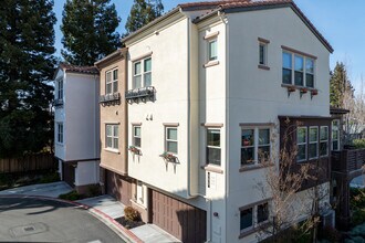 2025-2065 San Luis Ave in Mountain View, CA - Foto de edificio - Building Photo