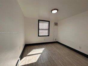 1928 Wilson St, Unit 3 in Hollywood, FL - Building Photo - Building Photo