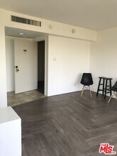 4316 Marina City Dr in Marina Del Rey, CA - Foto de edificio - Building Photo