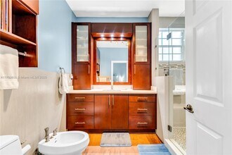 15963 SW 97th Terrace in Miami, FL - Building Photo - Building Photo