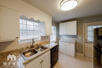 1612 Big Mountain Dr in Birmingham, AL - Building Photo - Building Photo