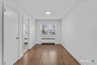 62 Blachley Rd in Stamford, CT - Building Photo - Building Photo