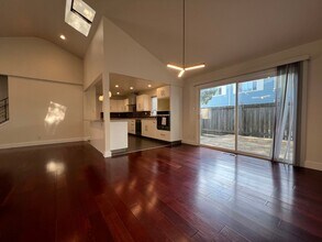 3893 Middlefield Rd in Palo Alto, CA - Building Photo - Building Photo