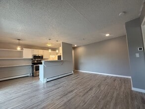 5042 El Camino Dr in Colorado Springs, CO - Foto de edificio - Building Photo