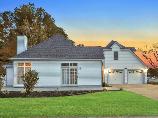 48145 Mayflower Dr in Lexington Park, MD - Building Photo - Building Photo