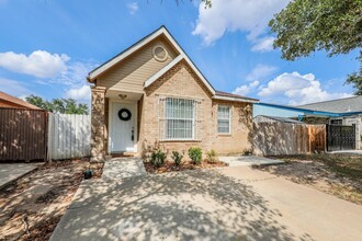 10216 Union Pacific Blvd in Laredo, TX - Building Photo - Building Photo