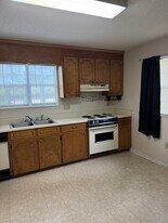 121 Country Village Ct, Unit 121 country village in Greenwood, SC - Building Photo