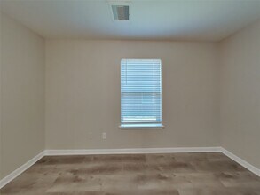 20660 Dunrobin Dr in Porter, TX - Building Photo - Building Photo