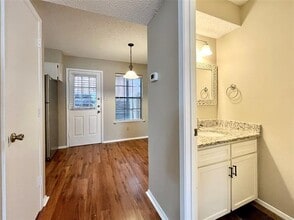 1231 Dallas Dr in Denton, TX - Building Photo - Building Photo