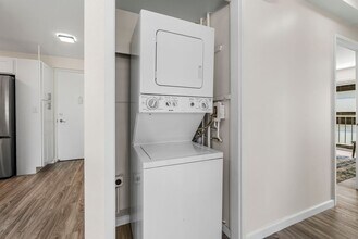 731 Amana St in Honolulu, HI - Foto de edificio - Building Photo