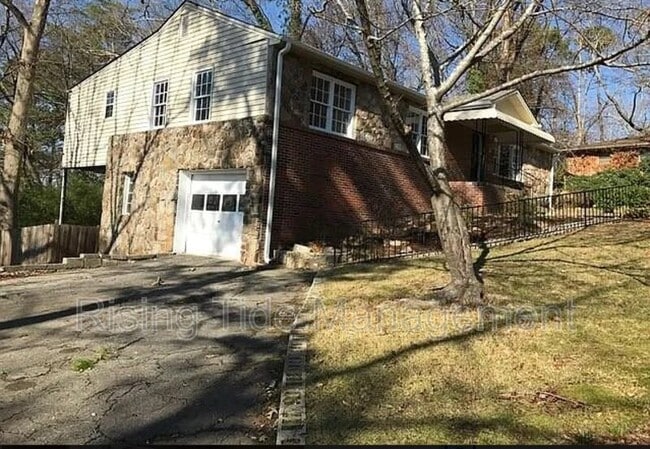 800 Hillcrest Rd in Birmingham, AL - Building Photo - Building Photo