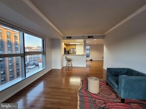 777 7th St NW, Unit 736 in Washington, DC - Building Photo - Building Photo