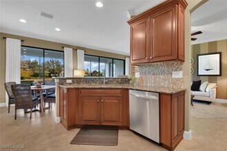 12009 Covent Garden Ct in Naples, FL - Building Photo - Building Photo