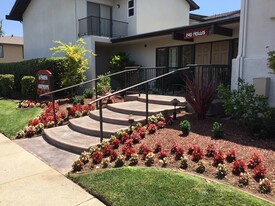 Campbell Square Apartments in Campbell, CA - Building Photo