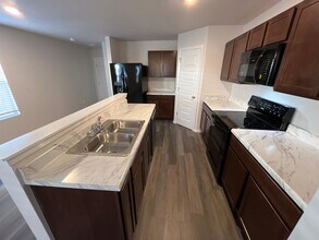 1753 Loveland St in Springdale, AR - Building Photo - Building Photo