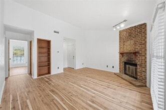 1104 Riverchase Ln in Arlington, TX - Building Photo - Building Photo