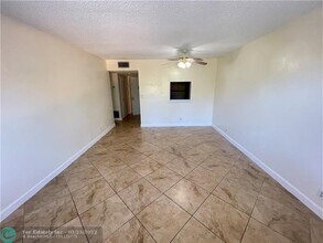 4354 NW 9th Ave in Pompano Beach, FL - Building Photo - Building Photo