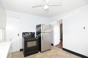 319 Front St in Dupont, PA - Building Photo