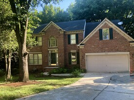 4926 Benthaven Ln in Charlotte, NC - Building Photo