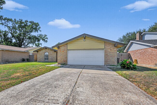 8623 Riverside Walk Ln in Houston, TX - Building Photo - Building Photo