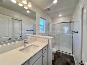 1544 Farmhouse Ln in Clovis, CA - Building Photo - Building Photo