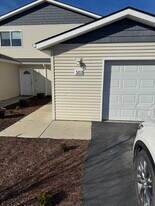 5209 E Upriver Dr, Unit Unit# 5211 in Spokane, WA - Building Photo