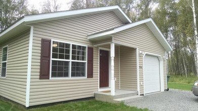 4866 S Danielle St in Wasilla, AK - Building Photo - Building Photo