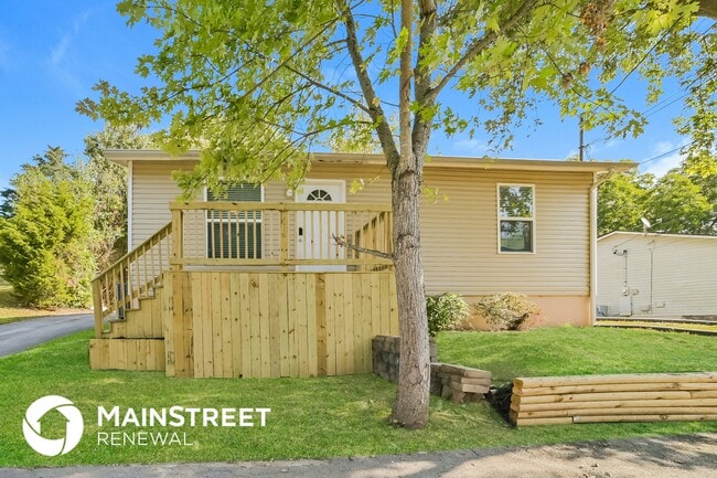 property at 2305 Ridgecrest Dr