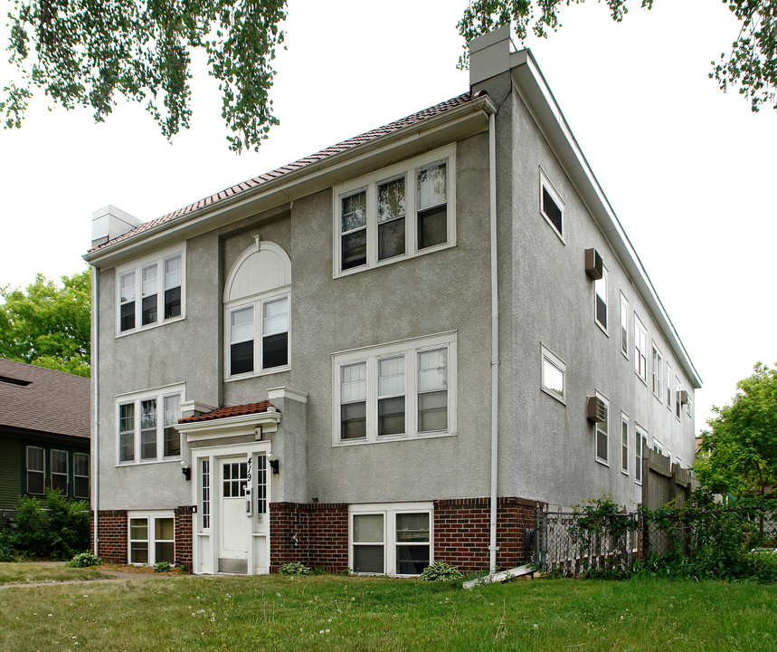 419 Fairview Ave N in St. Paul, MN - Building Photo