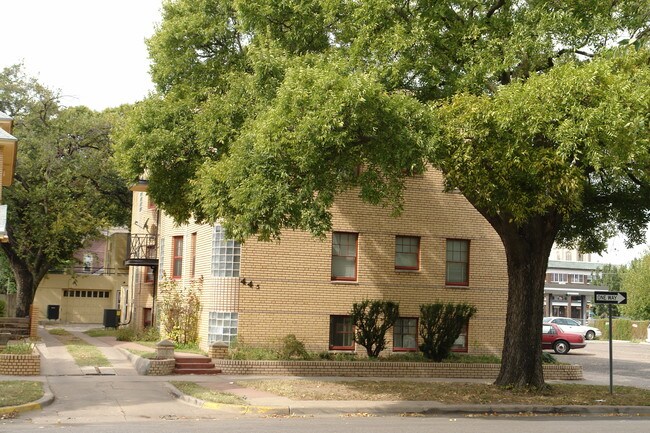 439 N Emporia St in Wichita, KS - Foto de edificio - Building Photo