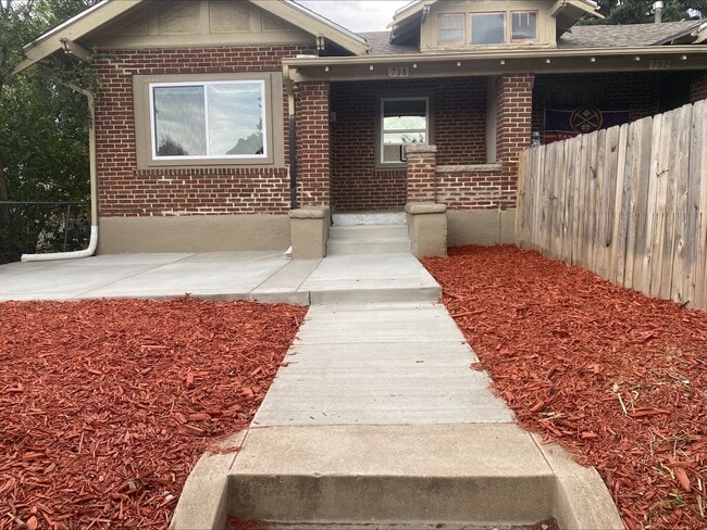 property at 738 Knox Ct