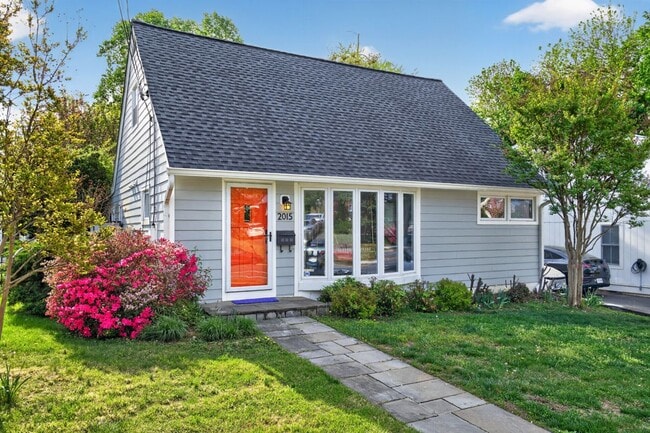 property at 2015 N Woodstock St