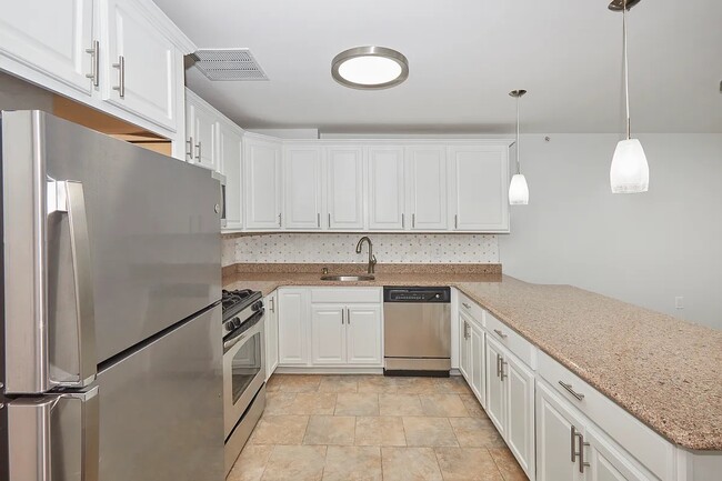 10220 Rockaway Beach Blvd, Unit 1A in Rockaway Park, NY - Building Photo - Building Photo