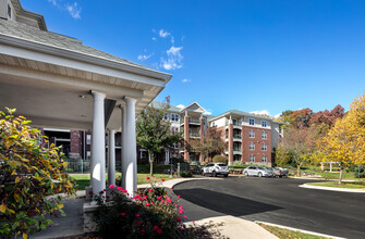 LeSilve Apartments in Middleton, WI - Foto de edificio - Building Photo