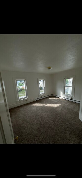 25 Linwood St in Warren, PA - Building Photo