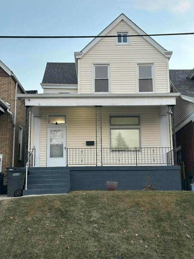 property at 1753 Courtland Ave