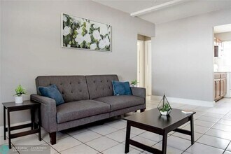 1621 NW 7th Terrace-Unit -A in Fort Lauderdale, FL - Building Photo - Building Photo