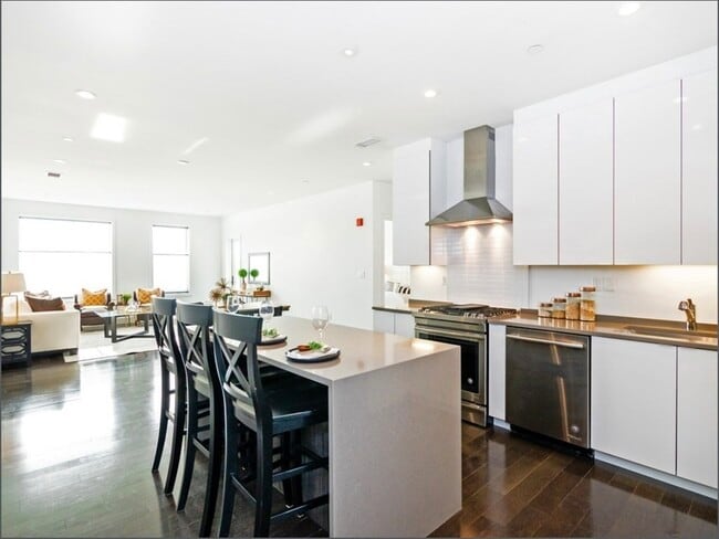 property at 2 W Sixth St