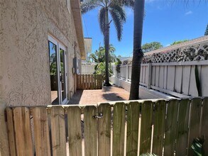 701 S Ocean Blvd in Pompano Beach, FL - Building Photo - Building Photo