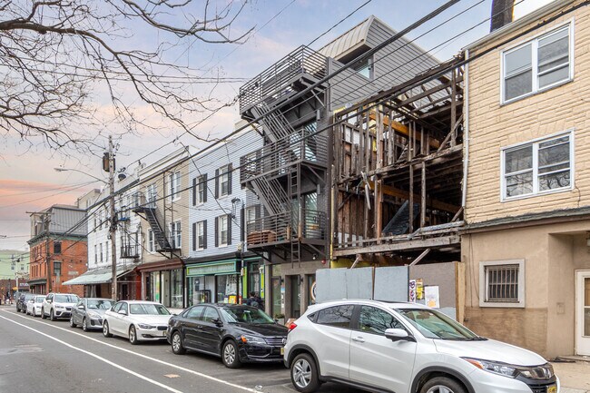 415 Monmouth St in Jersey City, NJ - Foto de edificio - Building Photo