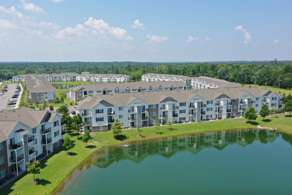 Killian Lakes Apartments and Townhomes in Columbia, SC