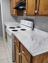 1120 W Shilo Dr, Unit A in Baker, LA - Building Photo